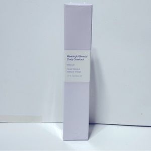 Cindy Crawford’s Meaningful Beauty Masque